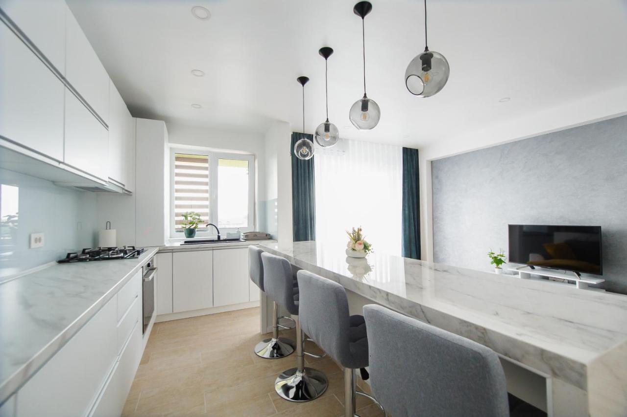 Elegant & Spacious - Central Apartment Oradea Zewnętrze zdjęcie