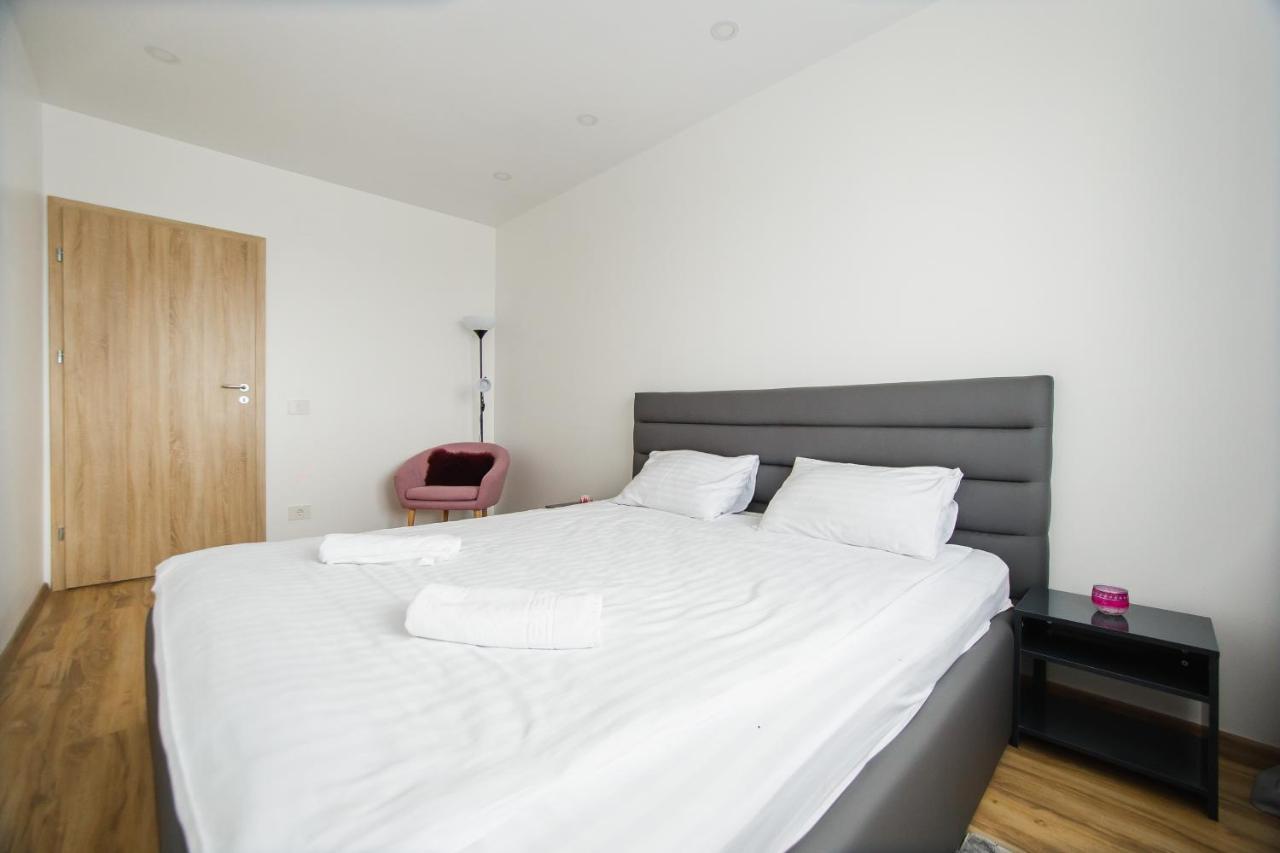Elegant & Spacious - Central Apartment Oradea Zewnętrze zdjęcie